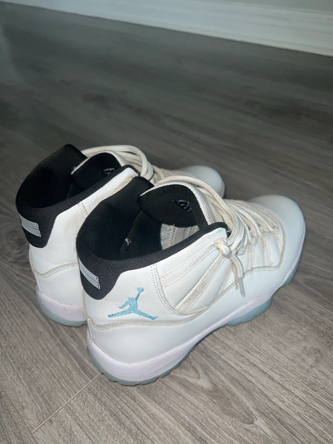 Jordan 11 Retro Legend Blue White - photo 2