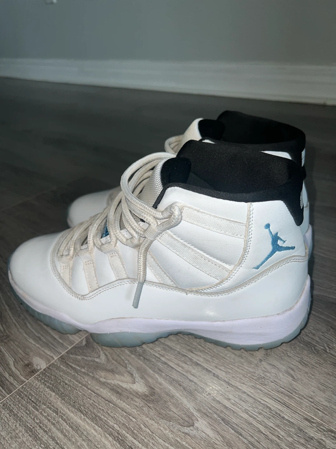 Jordan 11 Retro Legend Blue White - photo 4