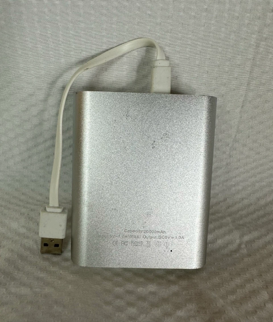 Not for cell phones Power bank w/ micro USB cable - photo 2