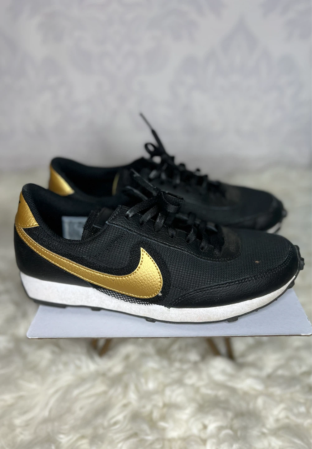 Nike Black and Gold Sneakers - photo 5