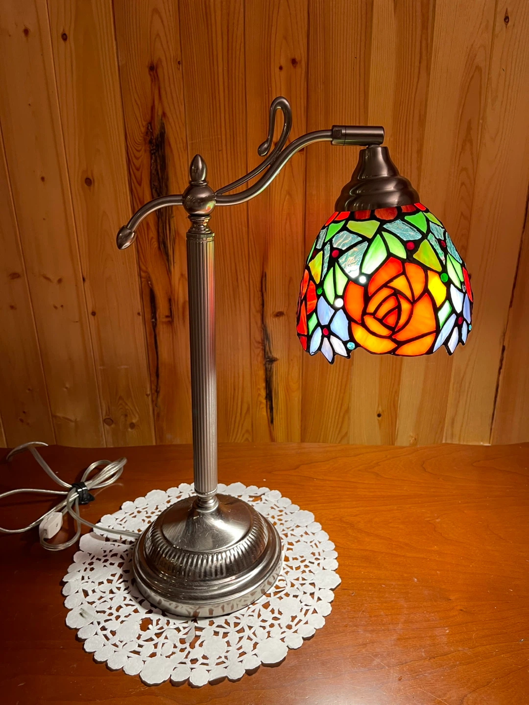 A beautiful Tiffany Style stained glass gooseneck table lamp - photo 3