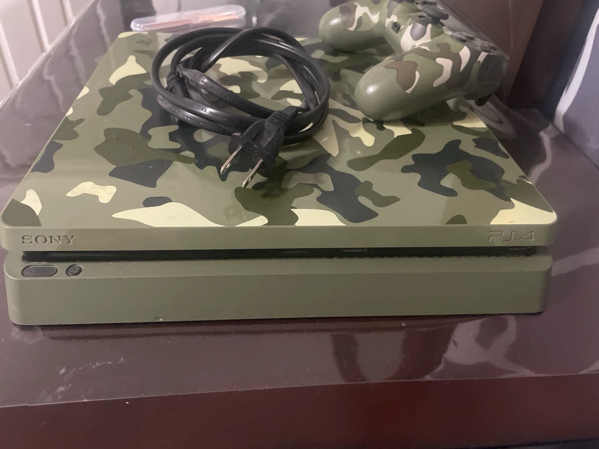 Sony PS4 Camo Console Bundle - photo 2