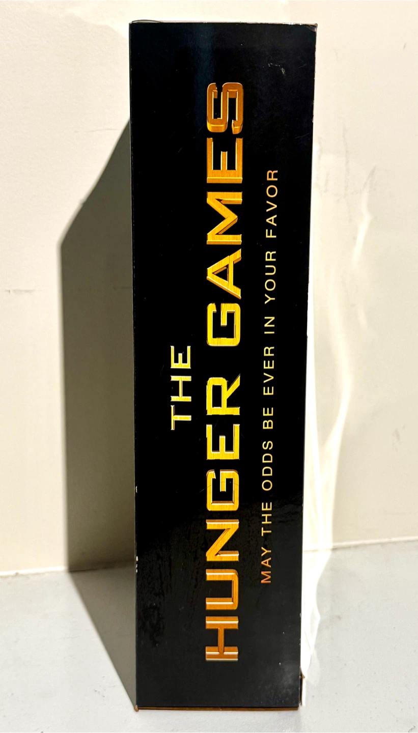 Barbie Collector The Hunger Games Katniss Everdeen Doll - photo 2