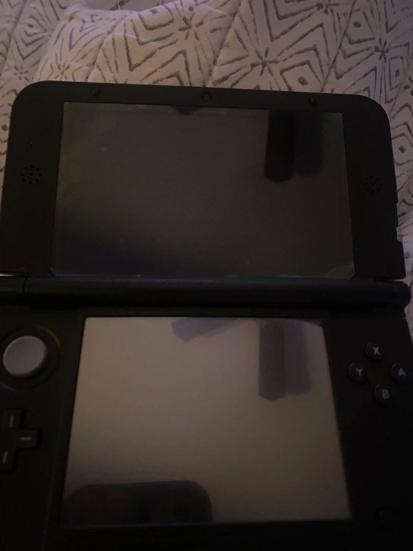 Nintendo 3DS XL Year of Luigi Limited Edition - photo 2