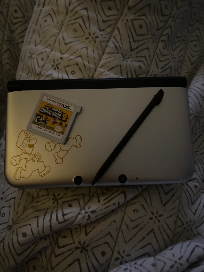 Nintendo 3DS XL Year of Luigi Limited Edition - photo 3