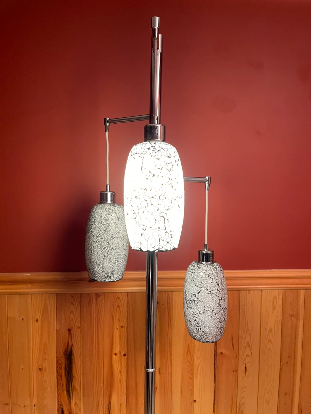 A beautiful 3-shade stained glass floor lamp - photo 4