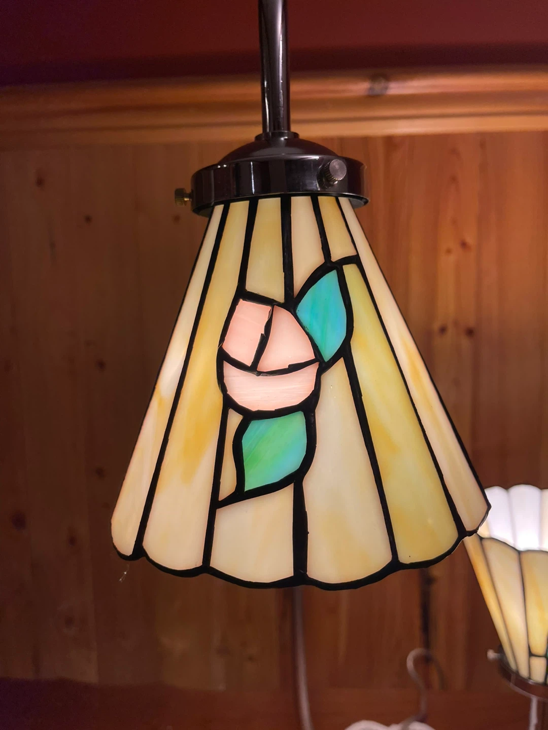 A beautiful 2-shade Tiffany Style stained glass table lamp - photo 2