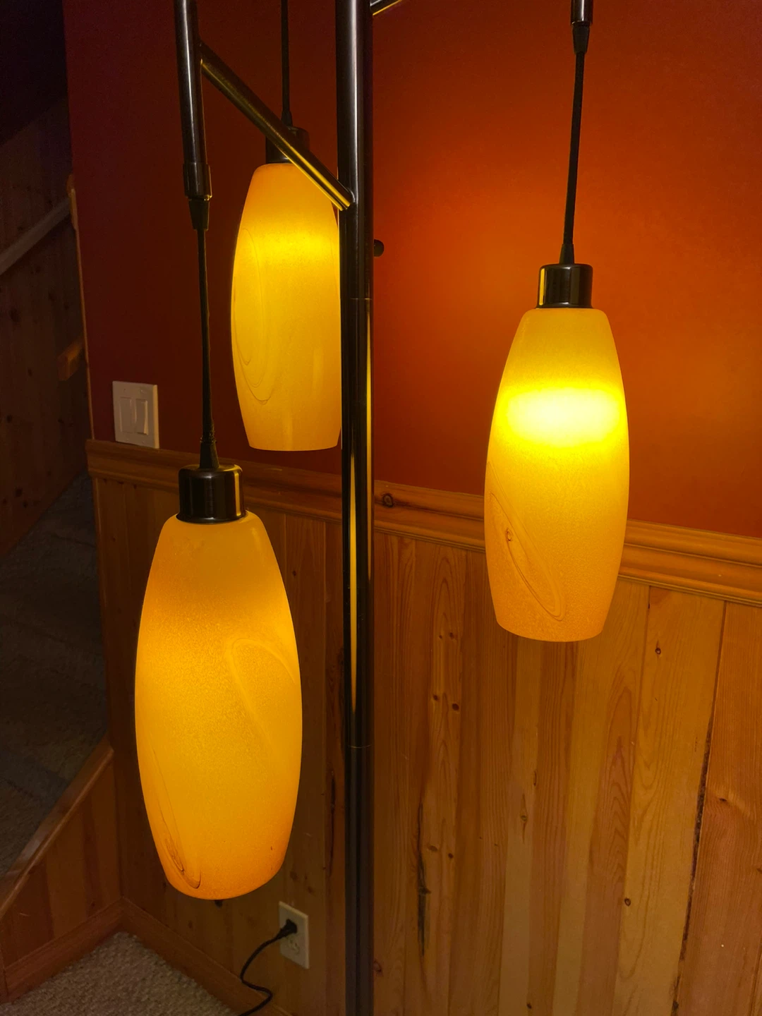 A beautiful 3-shade stained glass floor lamp - photo 2