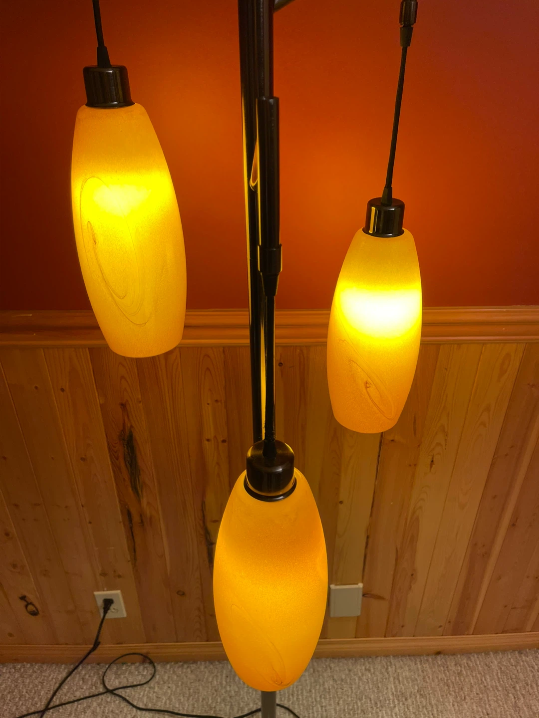 A beautiful 3-shade stained glass floor lamp - photo 3