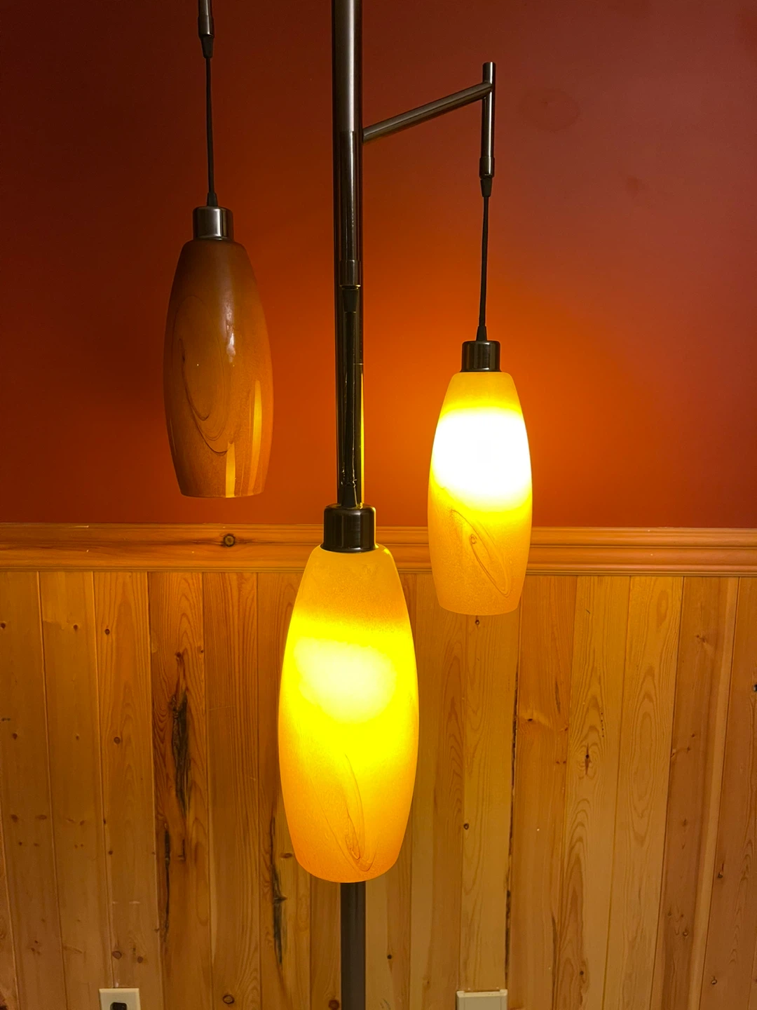 A beautiful 3-shade stained glass floor lamp - photo 5