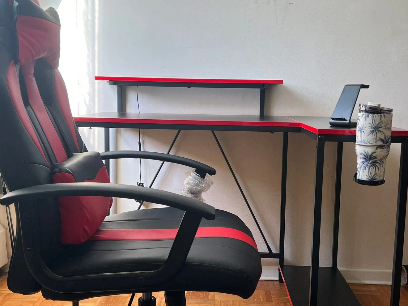 Red and black gaming chair and L-shaped desk set - photo 2