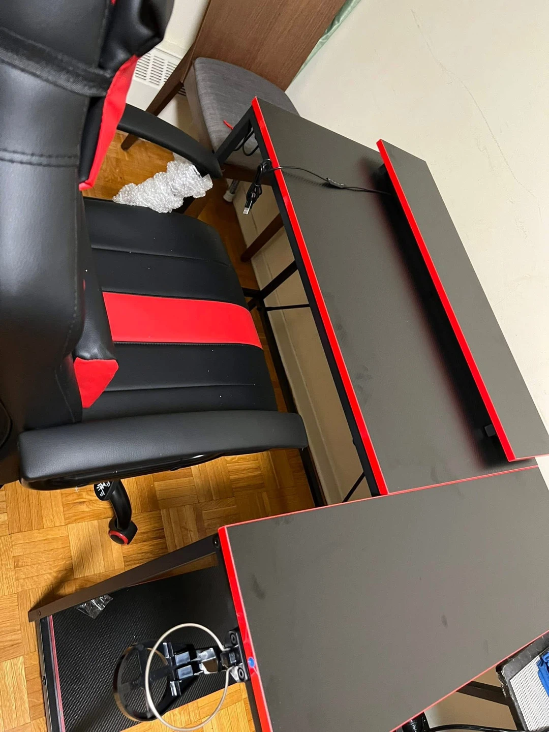 Red and black gaming chair and L-shaped desk set - photo 4