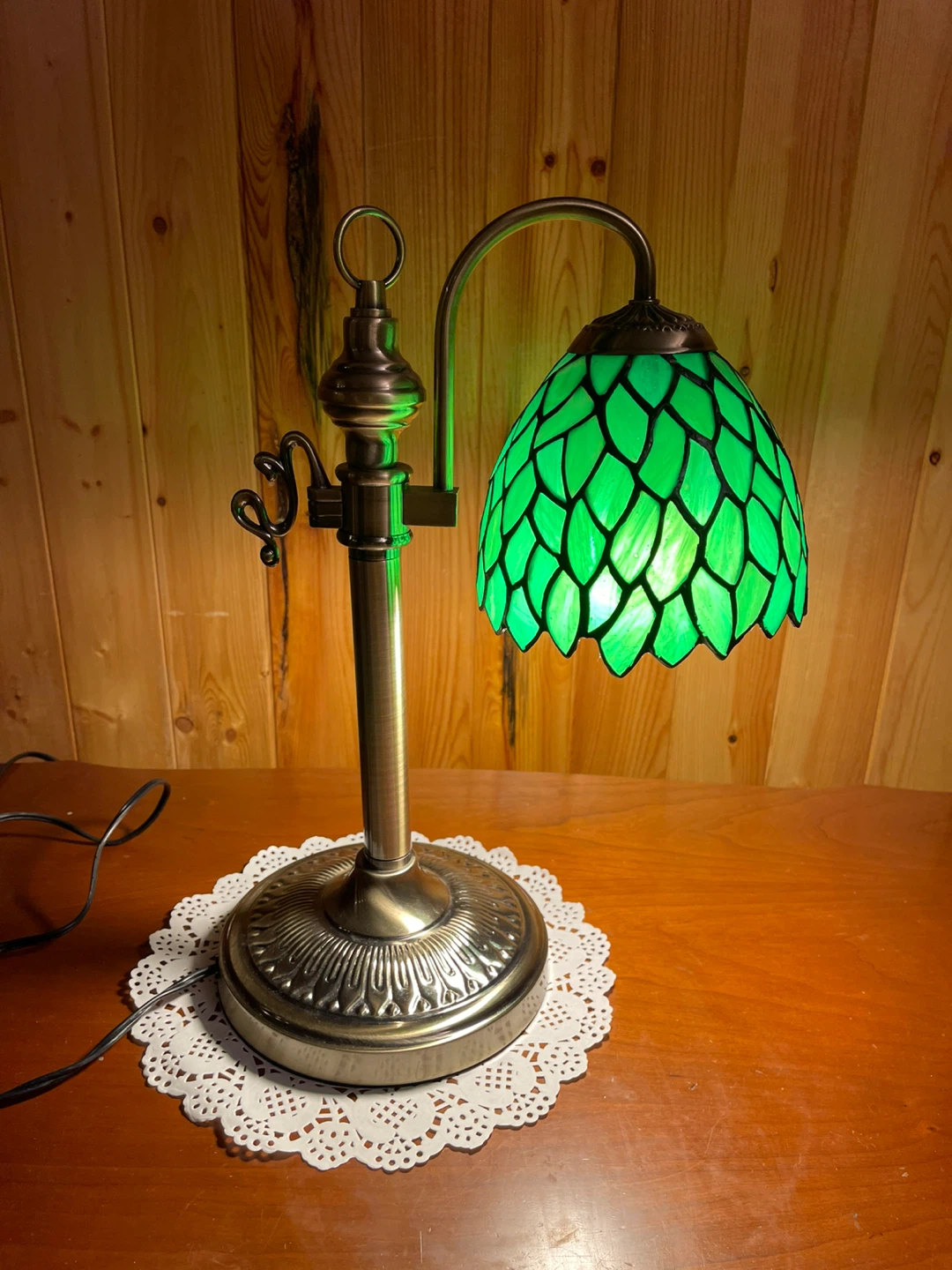 A beautiful Tiffany Style stained glass gooseneck table lamp
