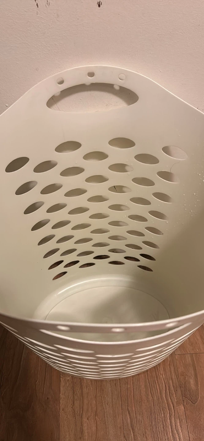 Large White plastic laundry basket - photo 2