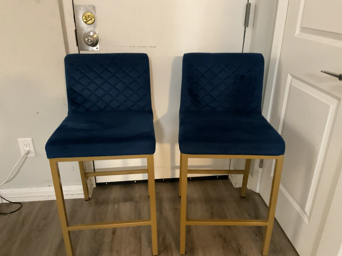 Set of two navy blue velvet bar stools - photo 3