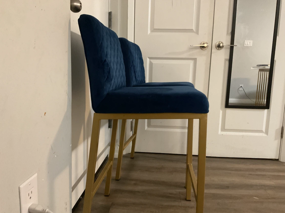 Set of two navy blue velvet bar stools - photo 5