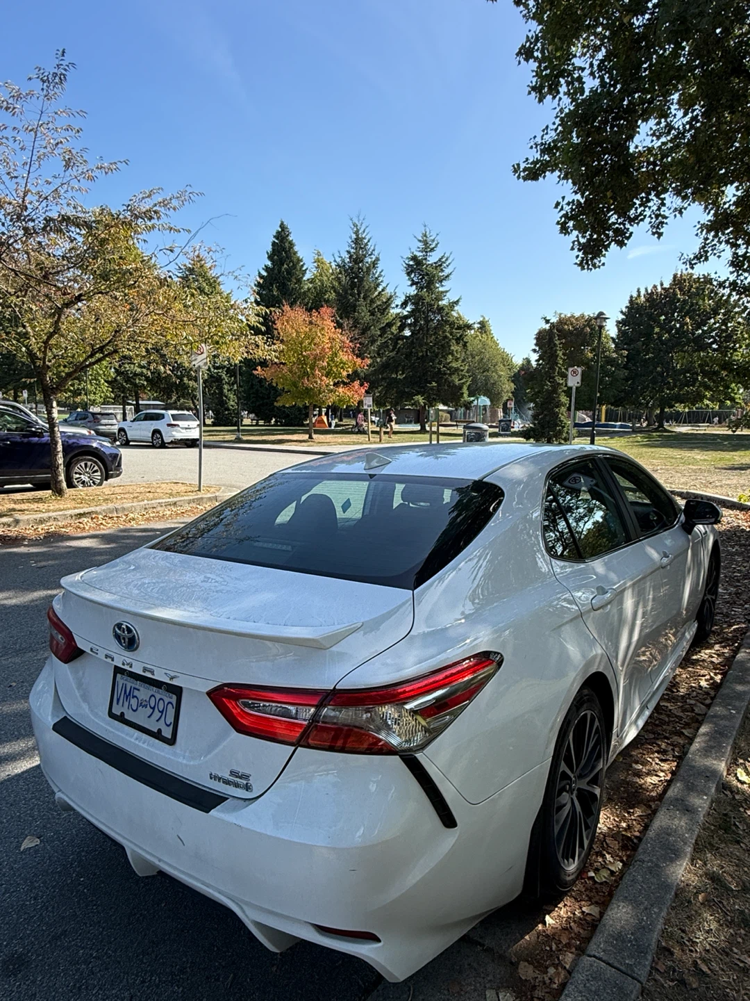 2019 Toyota Camry Hybrid SE-Clean Title - photo 3