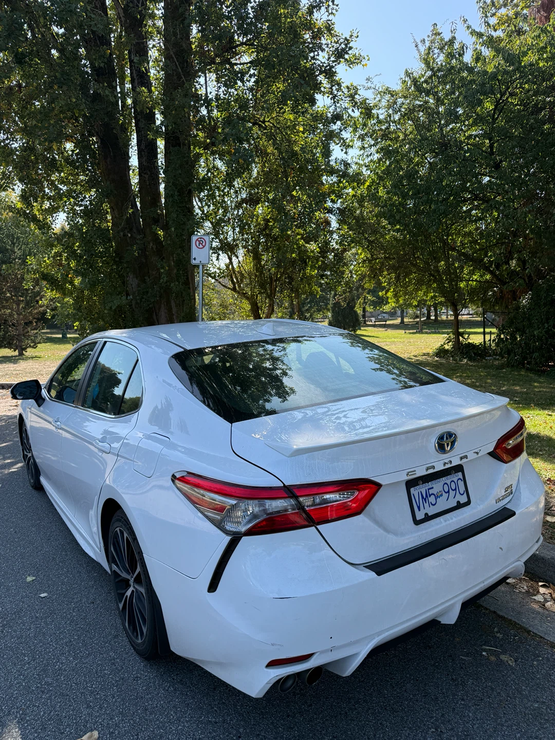 2019 Toyota Camry Hybrid SE-Clean Title - photo 4