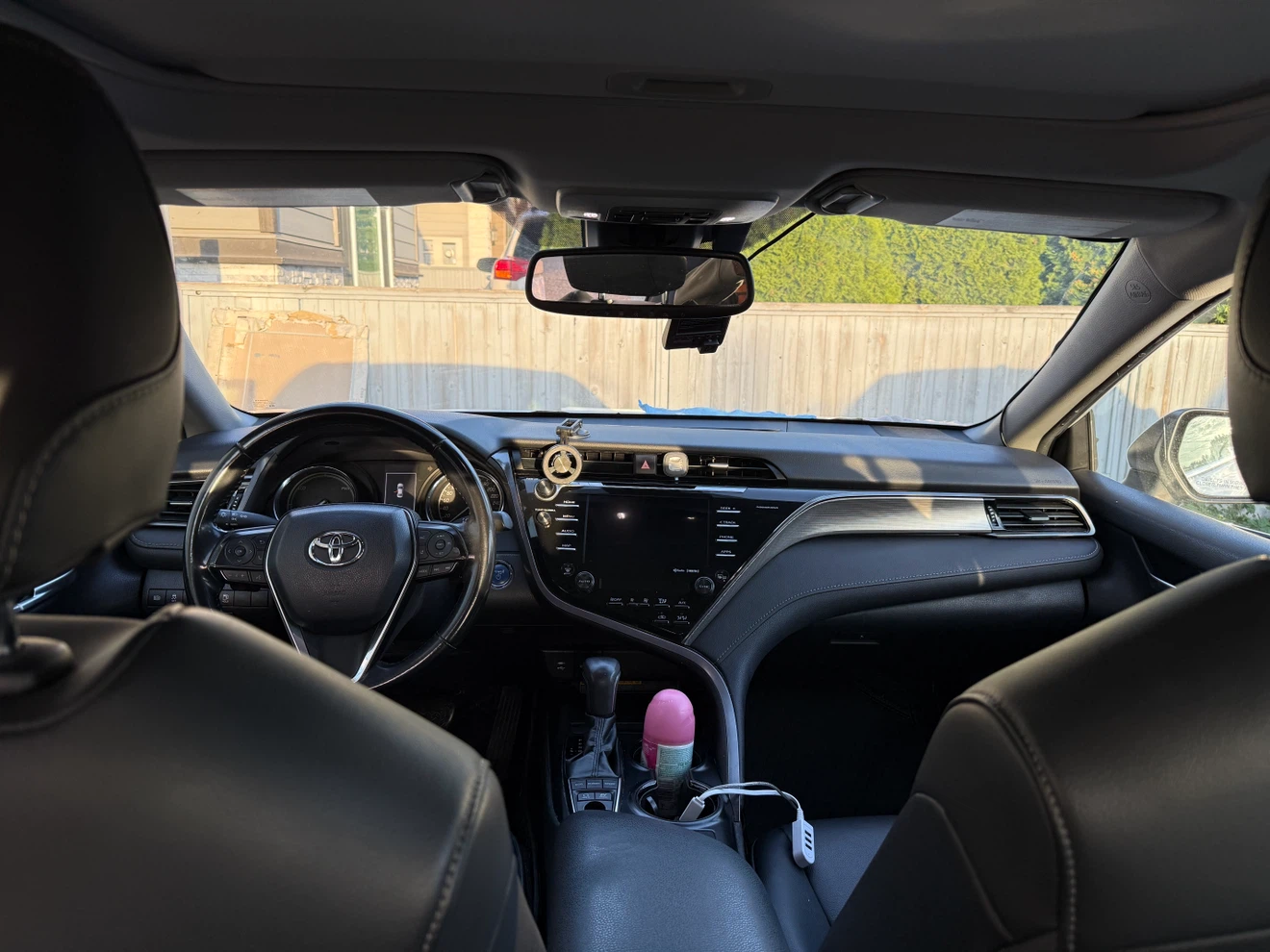 2019 Toyota Camry Hybrid SE-Clean Title - photo 5
