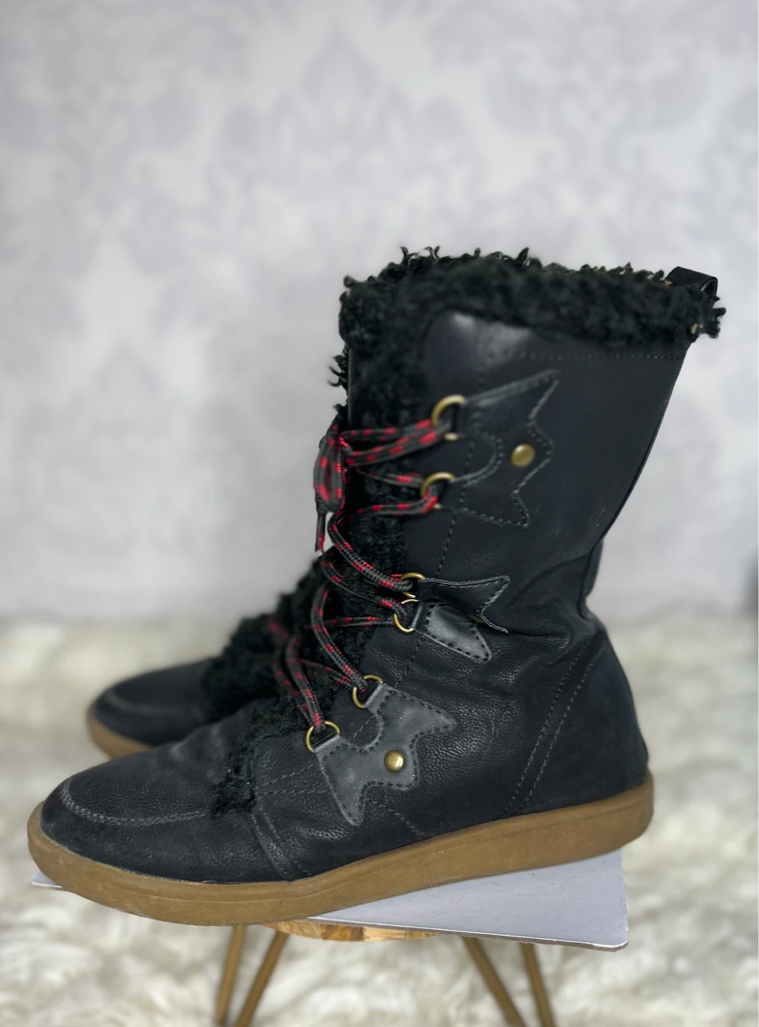 Black winter boots with faux fur