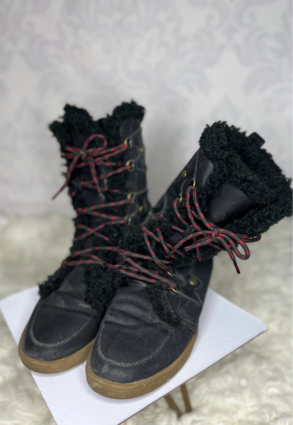 Black winter boots with faux fur - photo 2