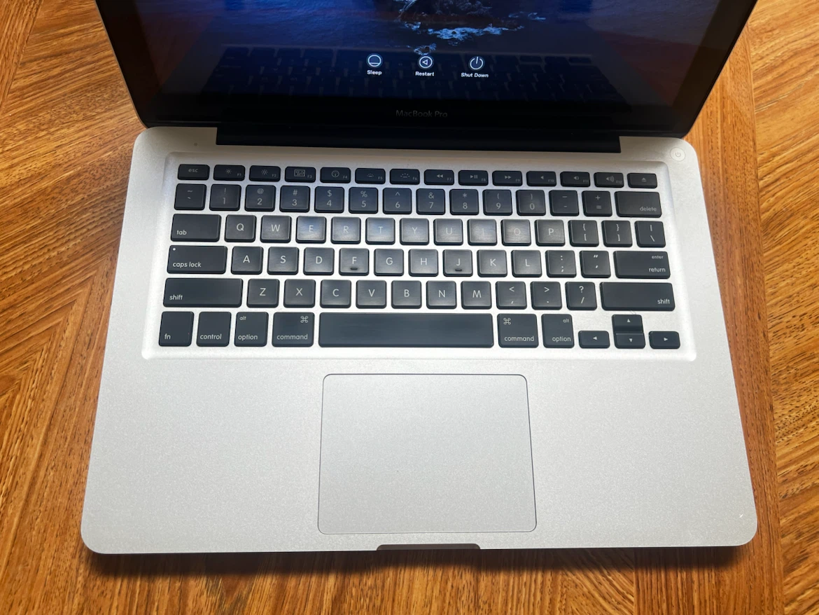 Apple MacBook Pro 13-inch Early 2011 - photo 2