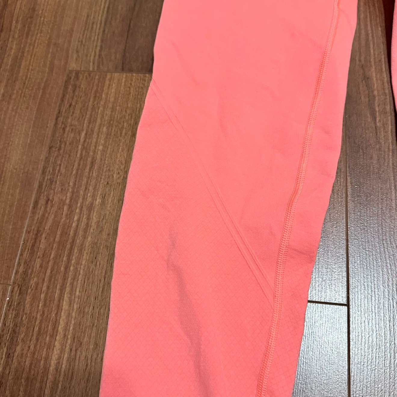 Lululemon Pink Cropped Leggings size 8 - photo 3