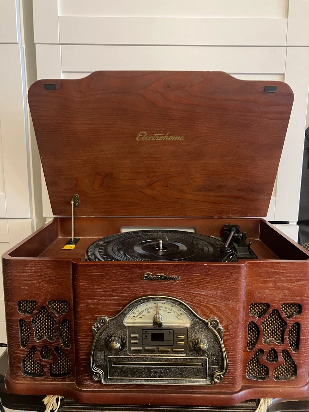 Record player, w/ radio & CD player - photo 3