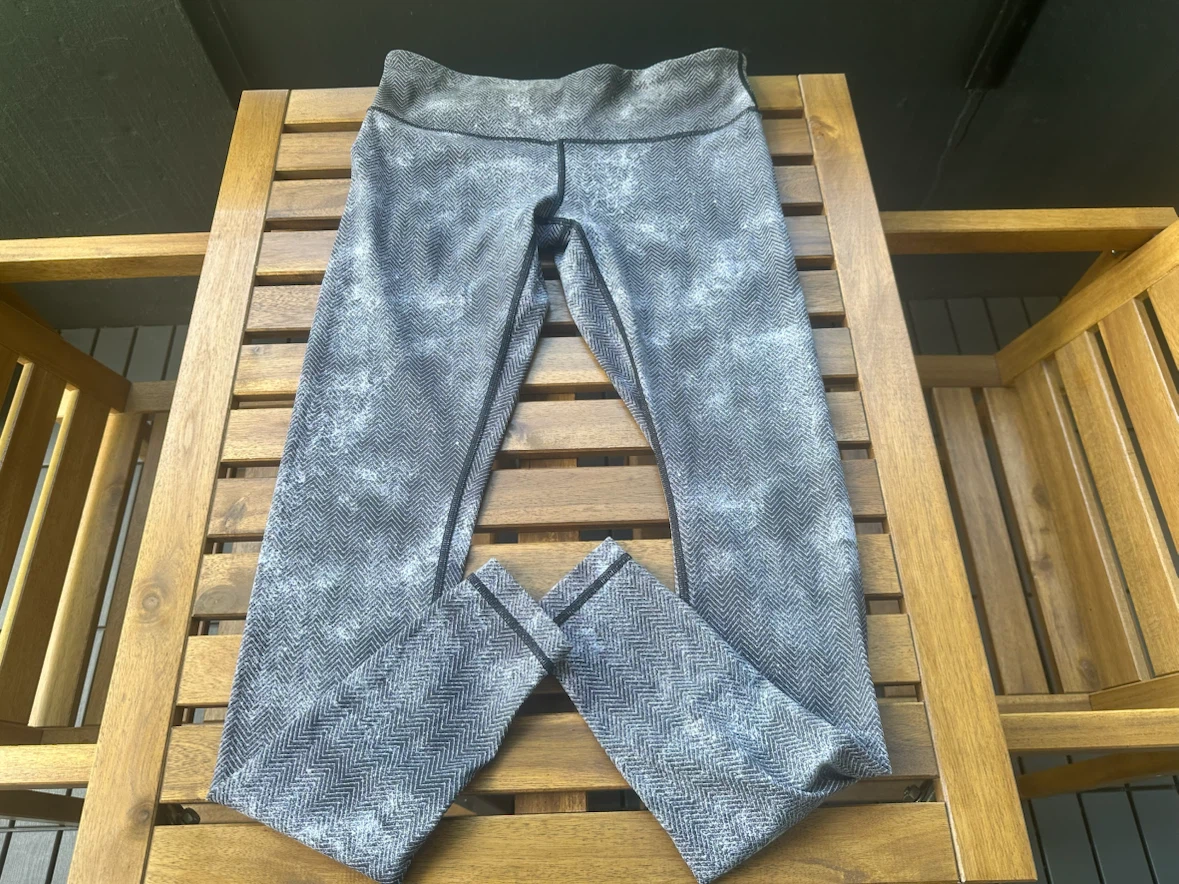 Lululemon leggings size 10
