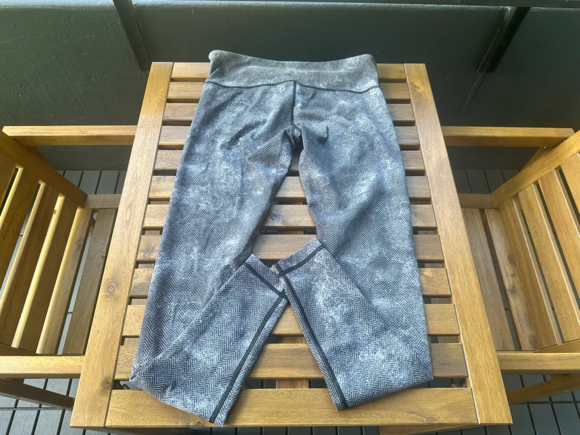 Lululemon leggings size 10 - photo 2