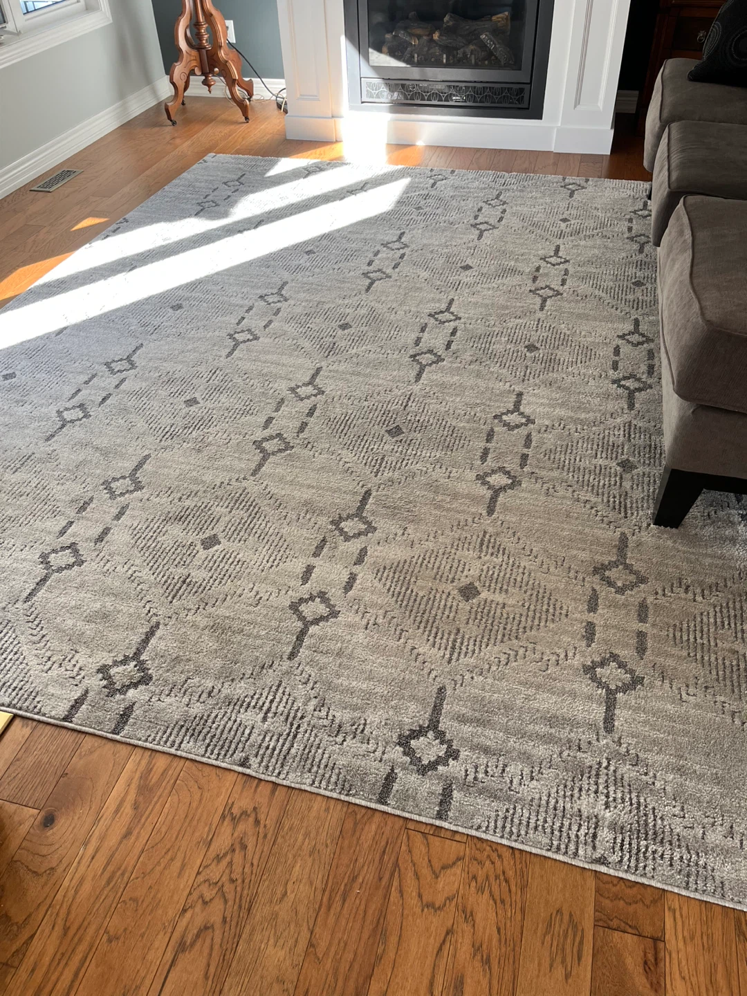 Grey patterned area rug