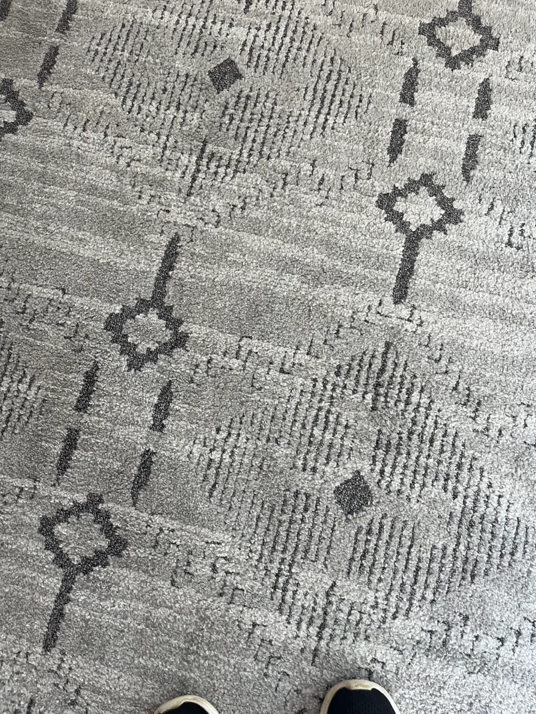 Grey patterned area rug - photo 2