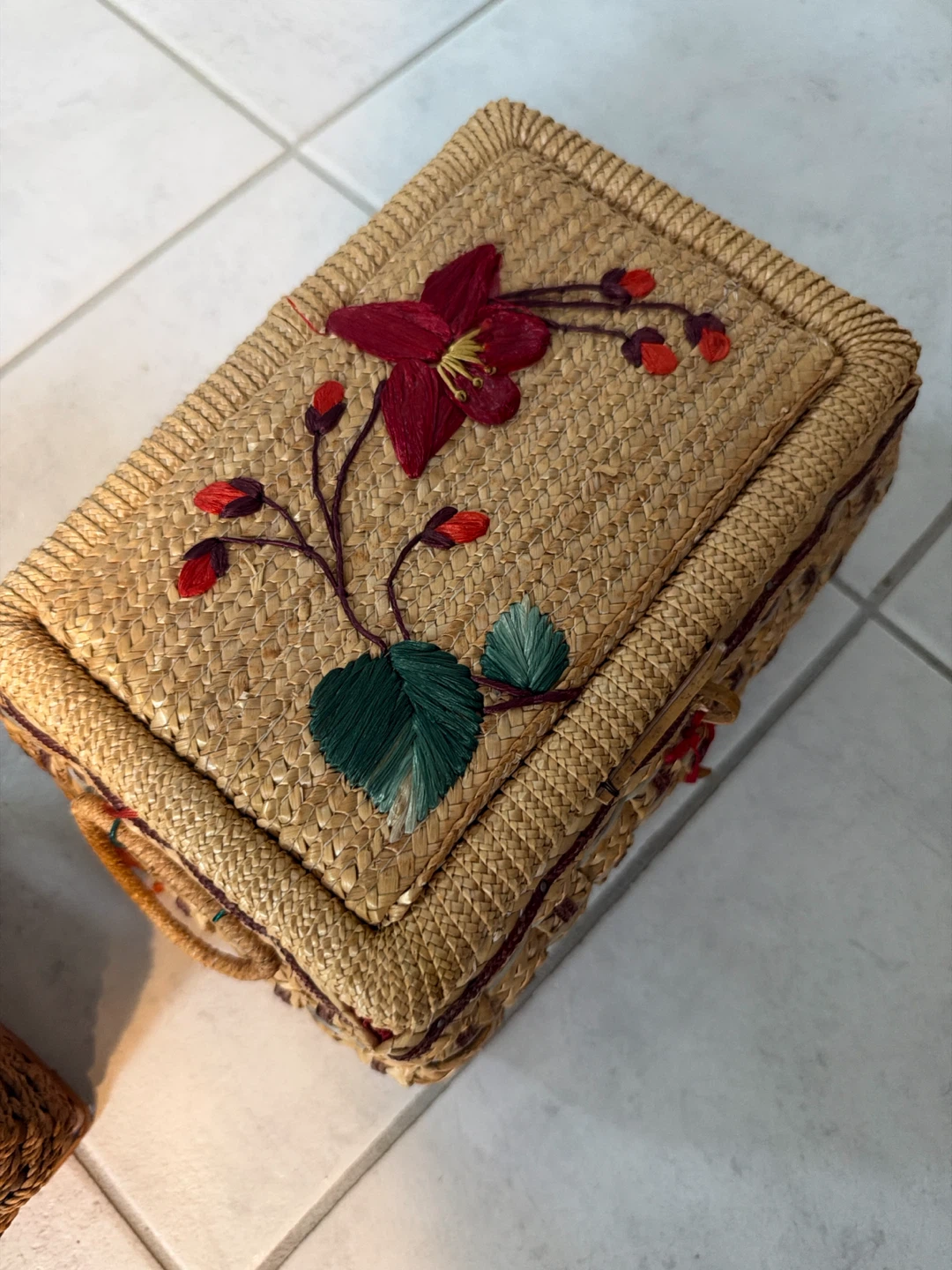 Set of 2 Vintage Wicker Sewing Baskets - photo 5