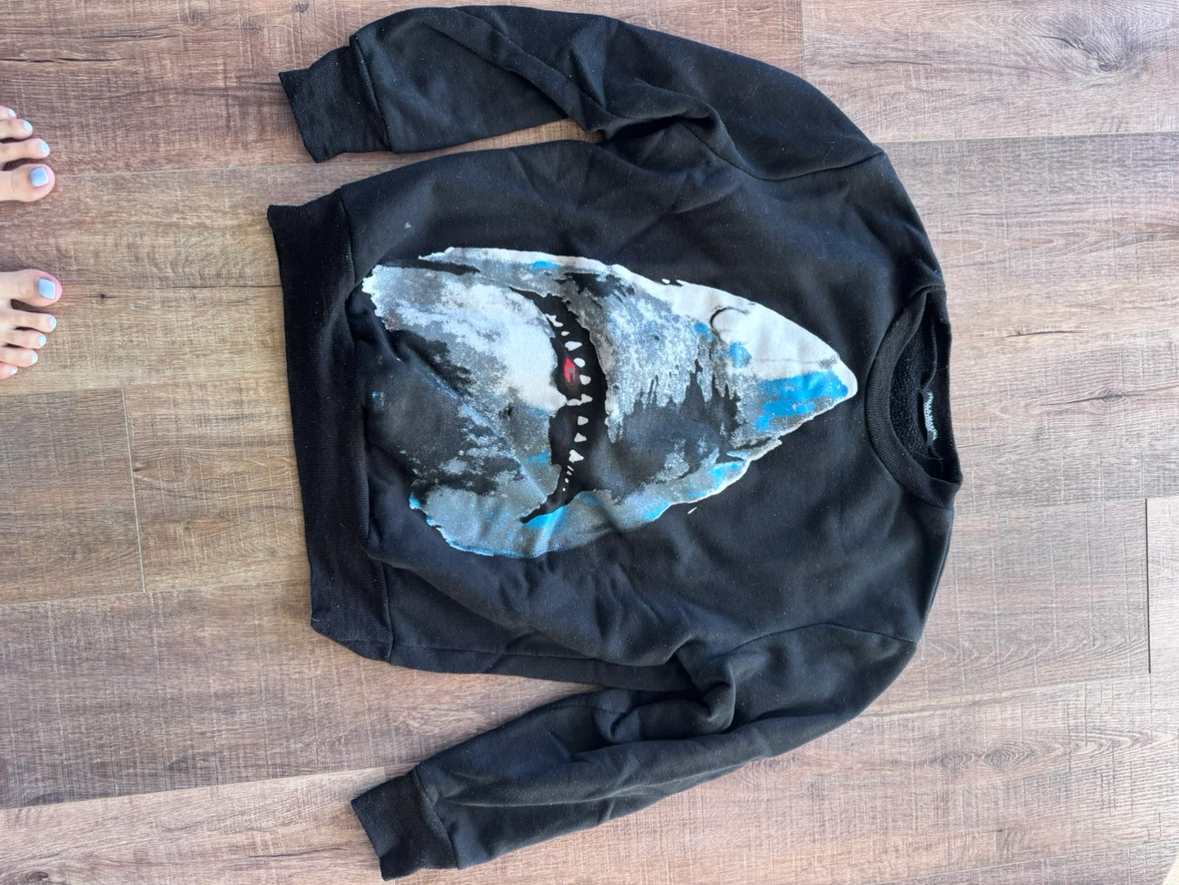 Black shark graphic sweatshirt
