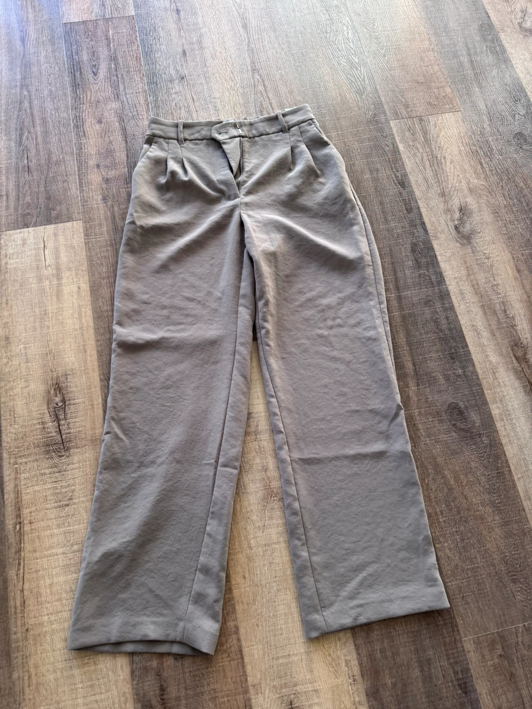 Aritzia The Effortless Pant, Size 6