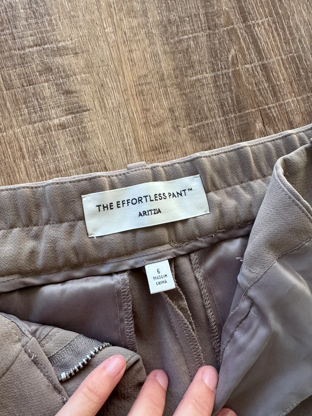 Aritzia The Effortless Pant, Size 6 - photo 2