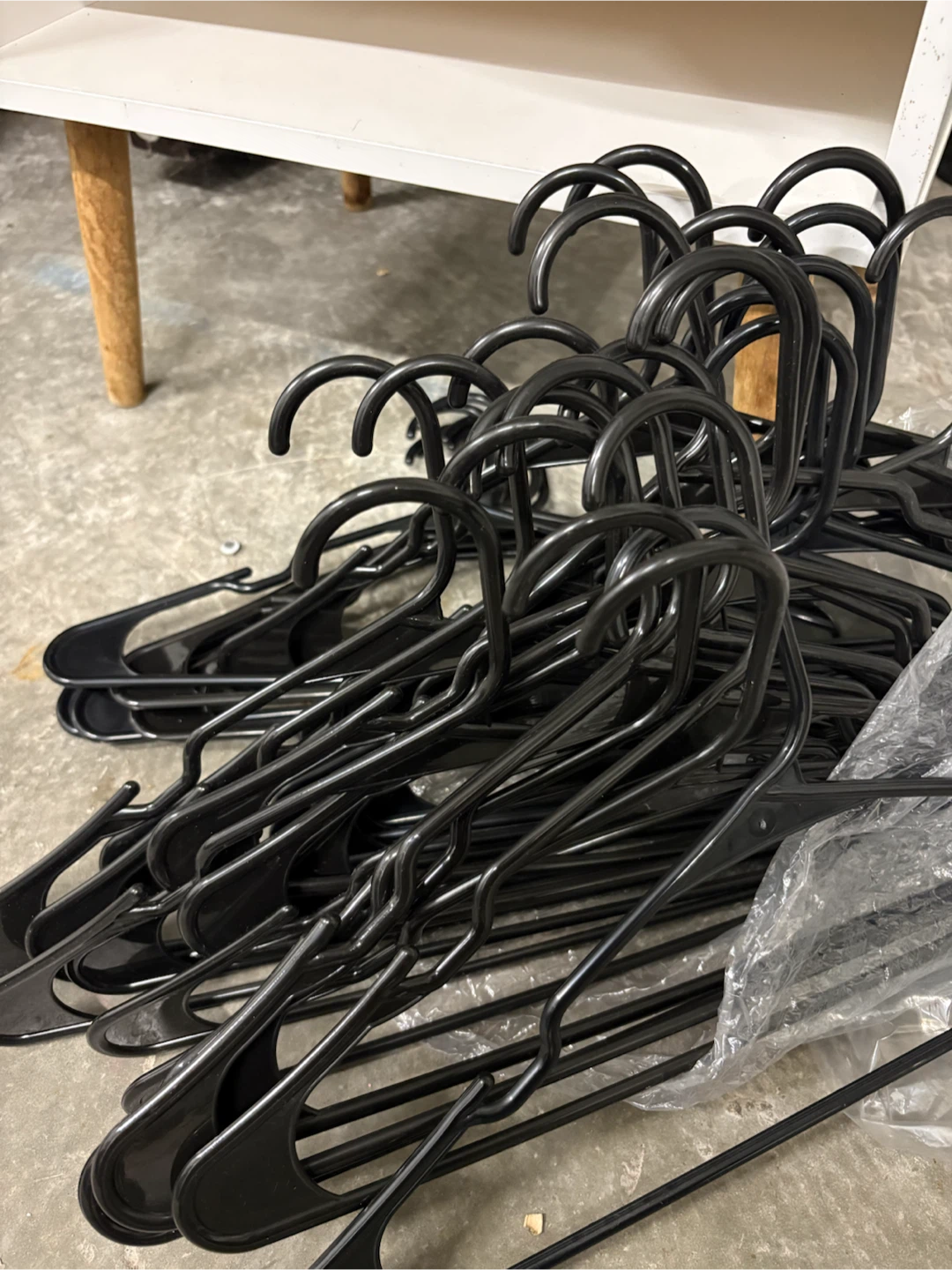 Black Plastic Clothes Hangers