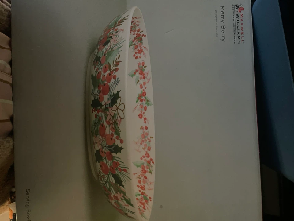 Maxwell & Williams Merry Berry 30cm Serving Bowl - photo 4