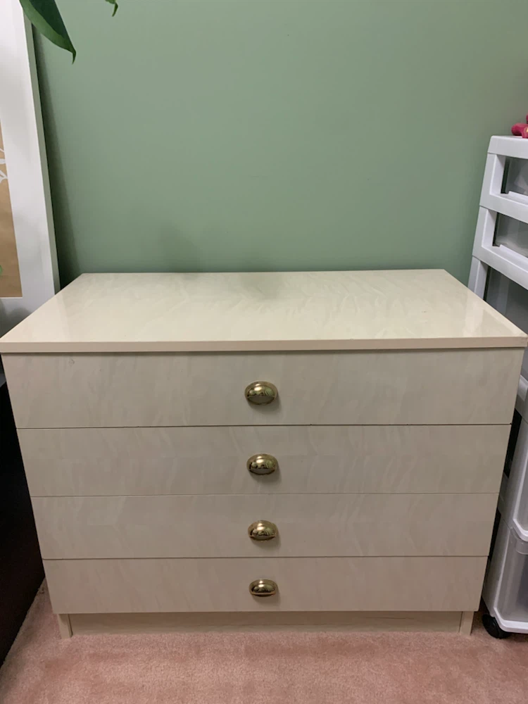 Cream 4-Drawer Dresser with Gold Accents - photo 2