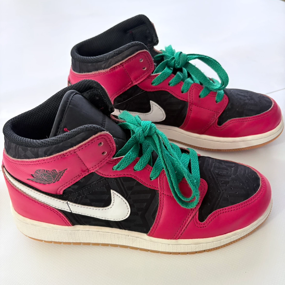 Nike Air Jordan 1 Mid High top 6.5Y Green Red