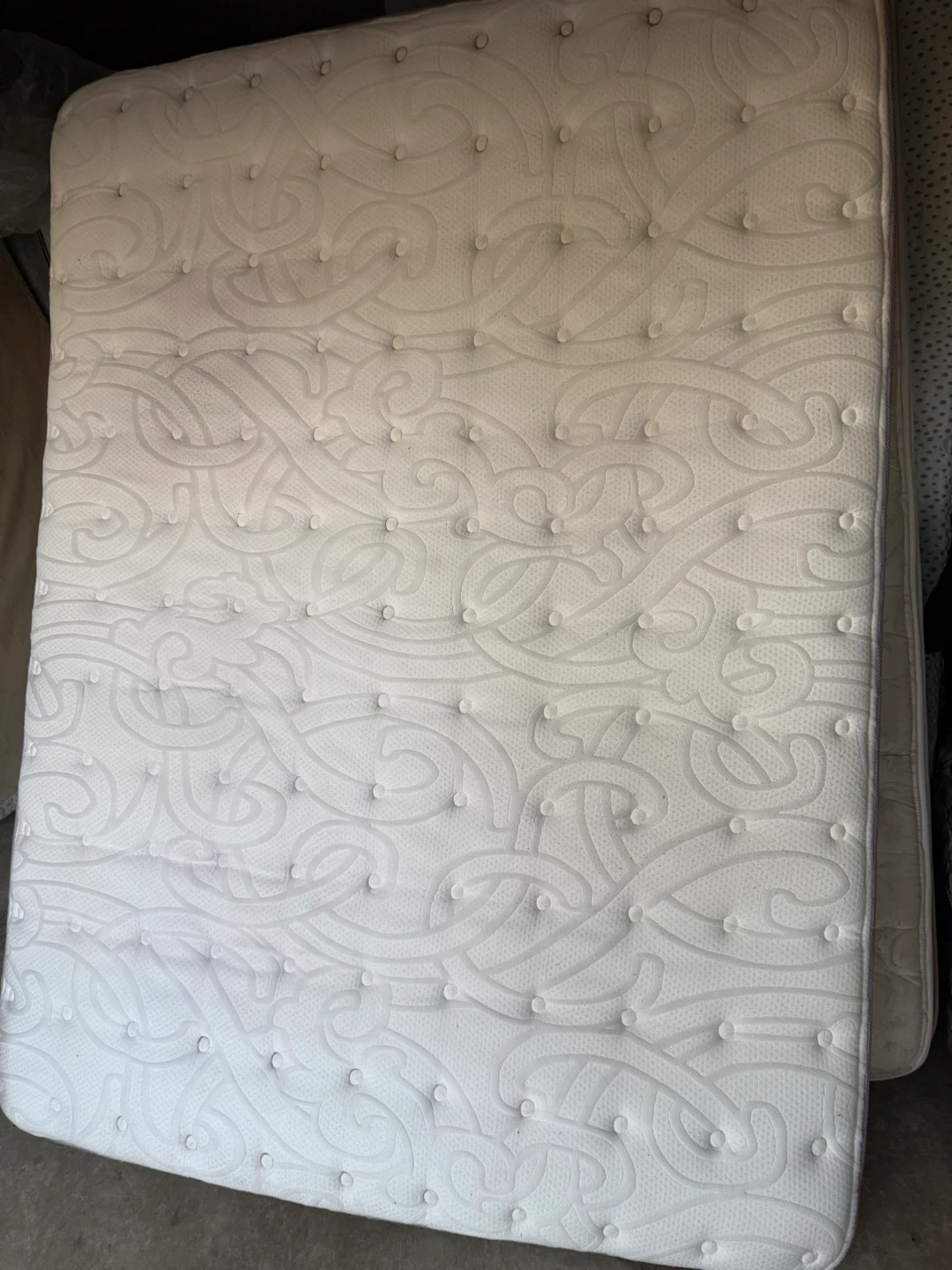 Queen mattress - photo 2