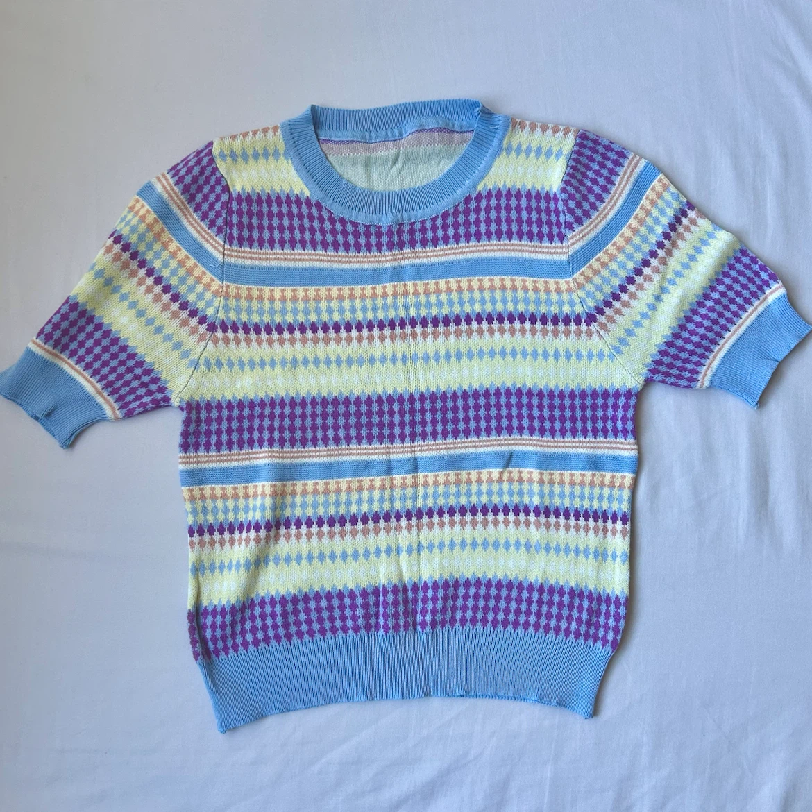 Short-Sleeve Multi-Coloured Patterned Knit Sweater