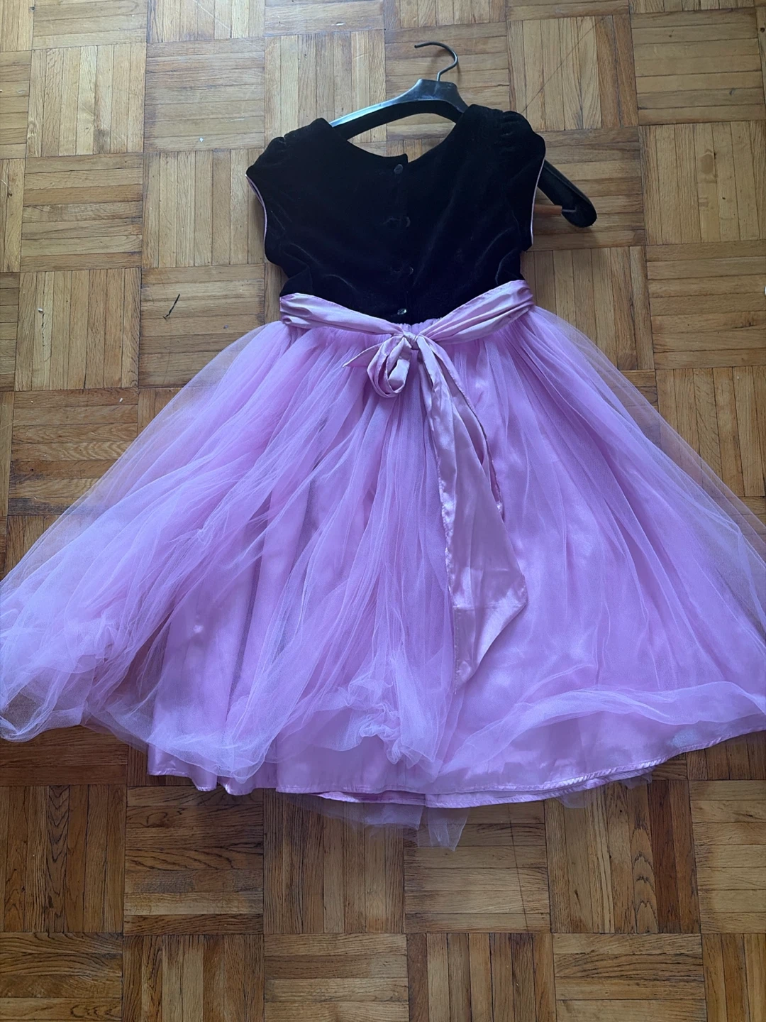 Janna and Michelle Black Velvet and Pink  size 6. - photo 3