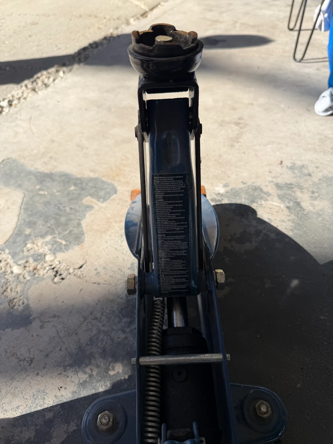 2 Ton Floor Jack and Axle Stands Set - photo 2