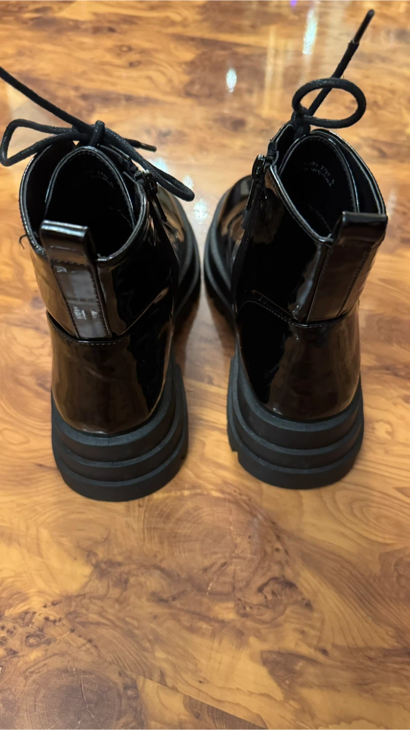 Black Patent Combat Boots Size 7 - photo 2
