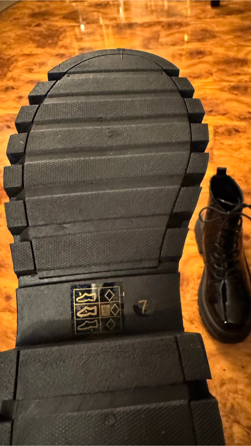 Black Patent Combat Boots Size 7 - photo 5