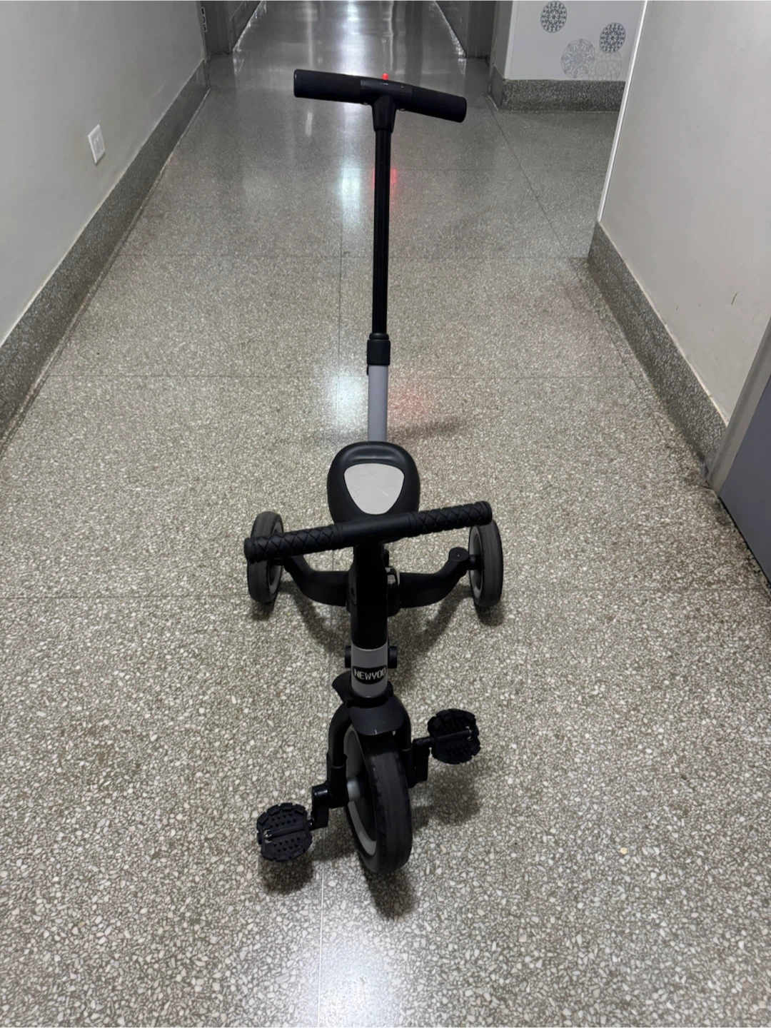 NEWYOO 3-in-1 Kids Tricycle