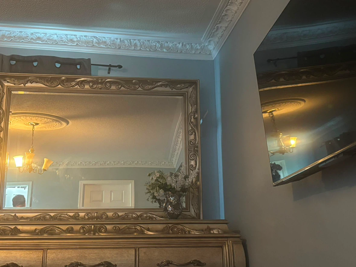 Large ornate gold-toned wall mirror and Dresser - photo 4
