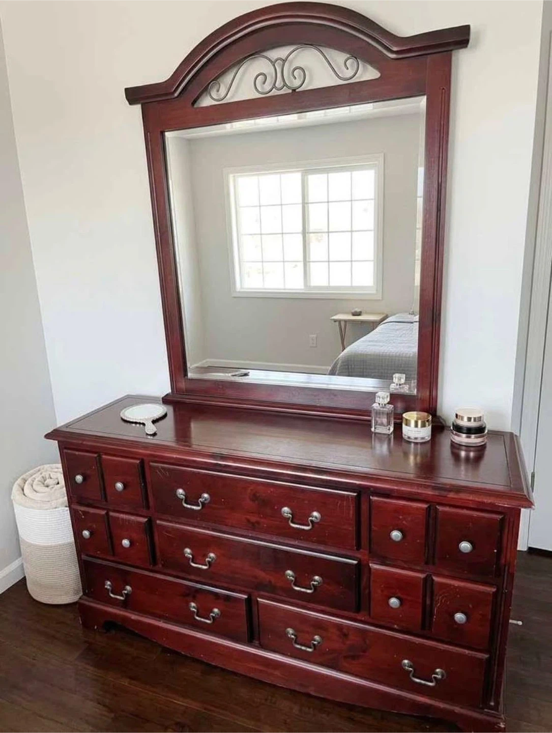 Vanity makeup table with mirror
