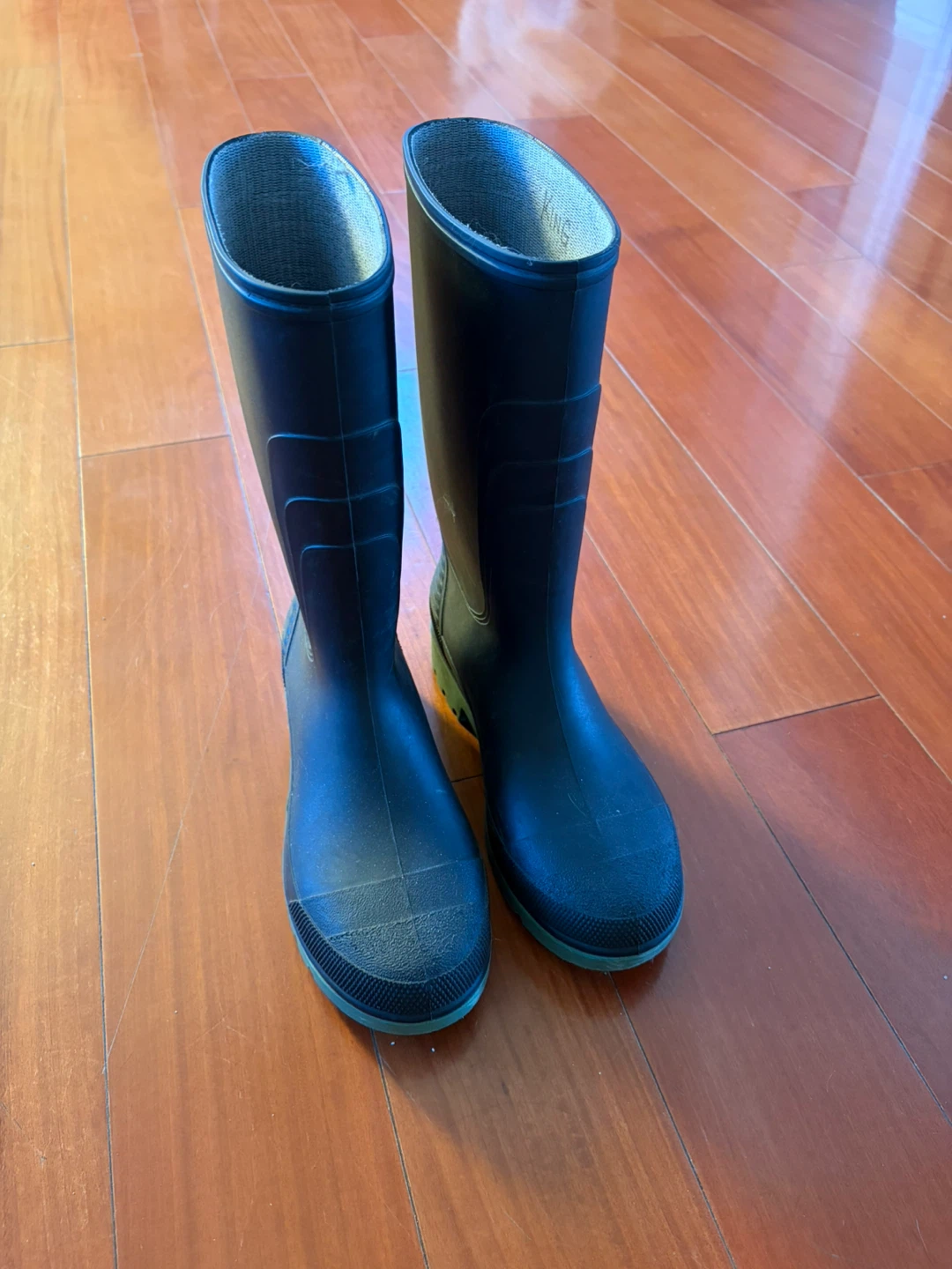 Black Rubber Rain Boots Size 9